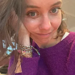 Laura CHOLET